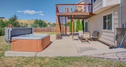 5BR Theatre & Arcade AF Academy Trails, W/hot Tub!