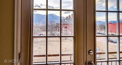 3BR Downtown Townhome /w Stunning Balcony Views!