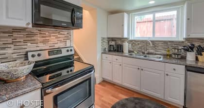 2BR Comfy Condo & Cute Patio Broadmoor Area