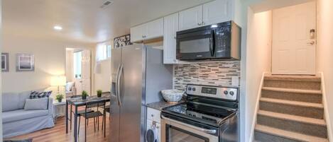 Villa (2 Bedrooms) | Private kitchen