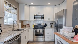 Rumah (2 Bedrooms) | Dapur pribadi
