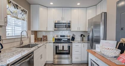 The Olympic Guest House 2 Bdrm Modern Perfection