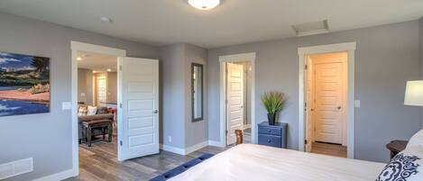 公寓 (2 Bedrooms) | 2 間臥室、高級寢具、羽絨被、筆電工作空間