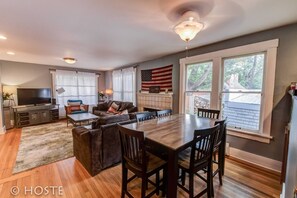Maison (3 Bedrooms) | Cuisine privée | Réfrigérateur grande capacité avec congélateur, un four