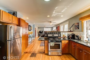 Maison (3 Bedrooms) | Cuisine privée | Réfrigérateur grande capacité avec congélateur, un four