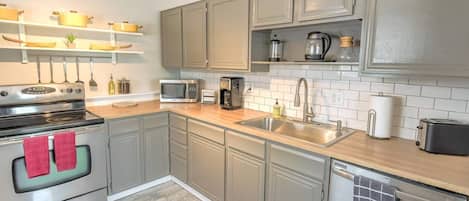 Apartment (2 Bedrooms) | Private kitchen