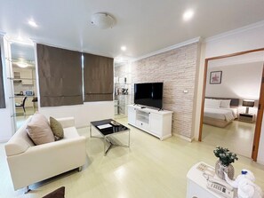 Deluxe Room, 2 Bedrooms | 1 bedroom, minibar, in-room safe, individually decorated