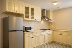 Deluxe Room, 2 Bedrooms | 1 bedroom, minibar, in-room safe, individually decorated