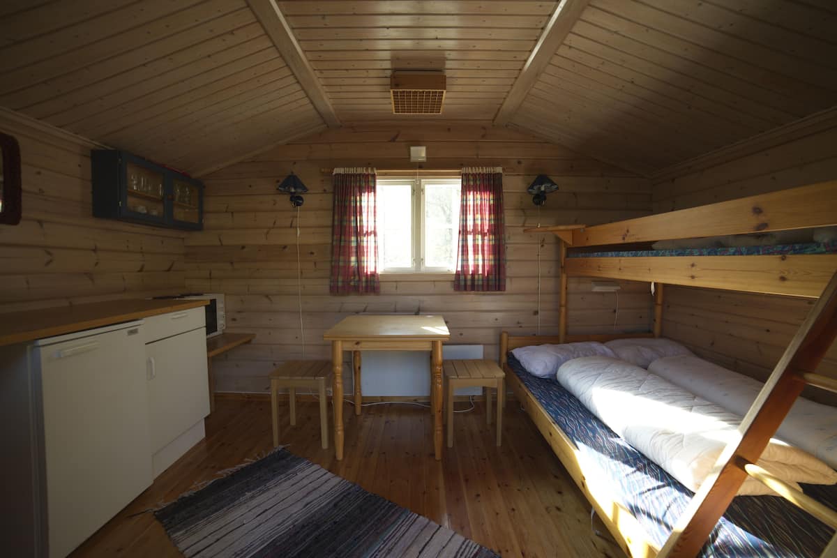 Cabin, Shared Bathroom (16) | 1 bedroom, free WiFi, bed sheets