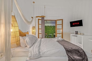 WiFi, bed sheets