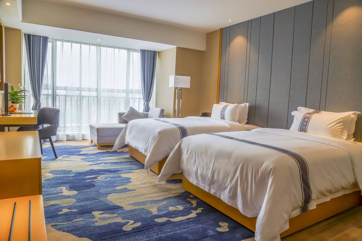 Superior Twin Room | Desk, blackout drapes, free WiFi, bed sheets