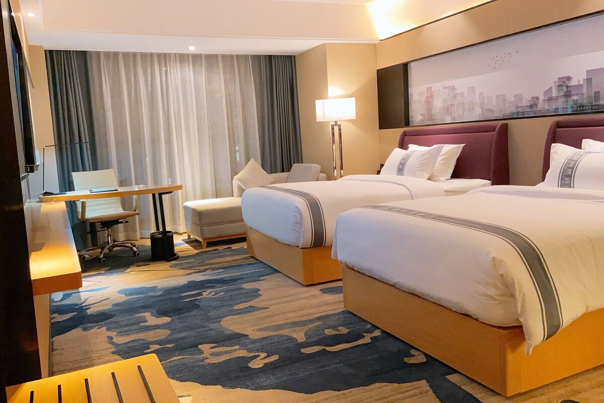 Deluxe Twin Room | Desk, blackout drapes, free WiFi, bed sheets