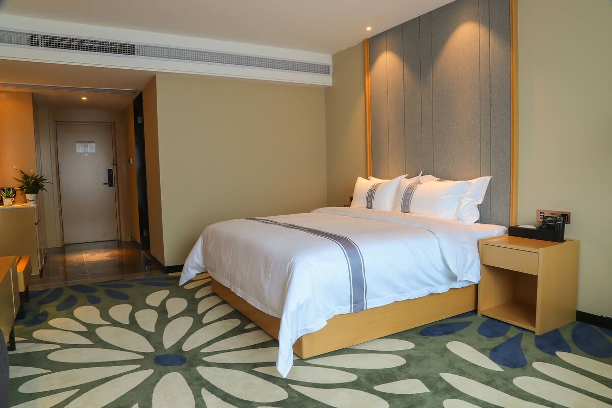 Superior Double Room | Desk, blackout drapes, free WiFi, bed sheets