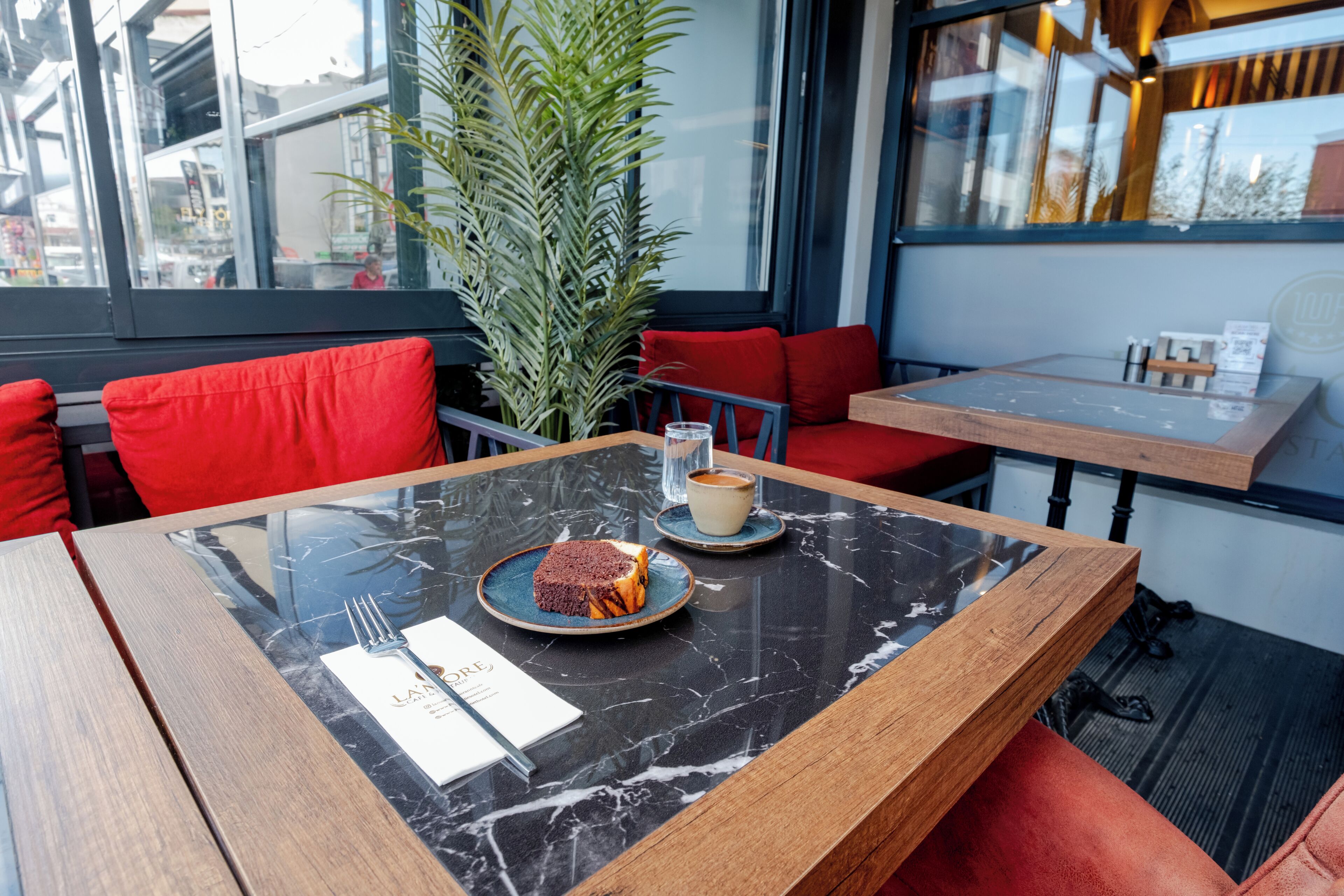 breakfast, lunch and dinner served