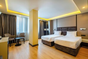 標準雙床房 | 高級寢具、筆電工作空間、遮光布/窗簾、隔音