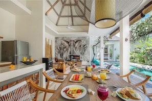 ลักซ์ชัวรี่วิลล่า, 2 ห้องนอน, สระว่ายน้ำส่วนตัว | ห้องรับประทานอาหาร