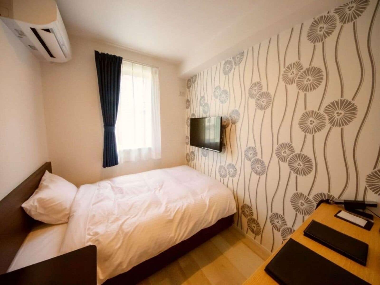 Yhden hengen standard-huone, tupakointi kielletty | Untuvapeitot, työpöytä, kannettavalle tietokoneelle sopiva työtila