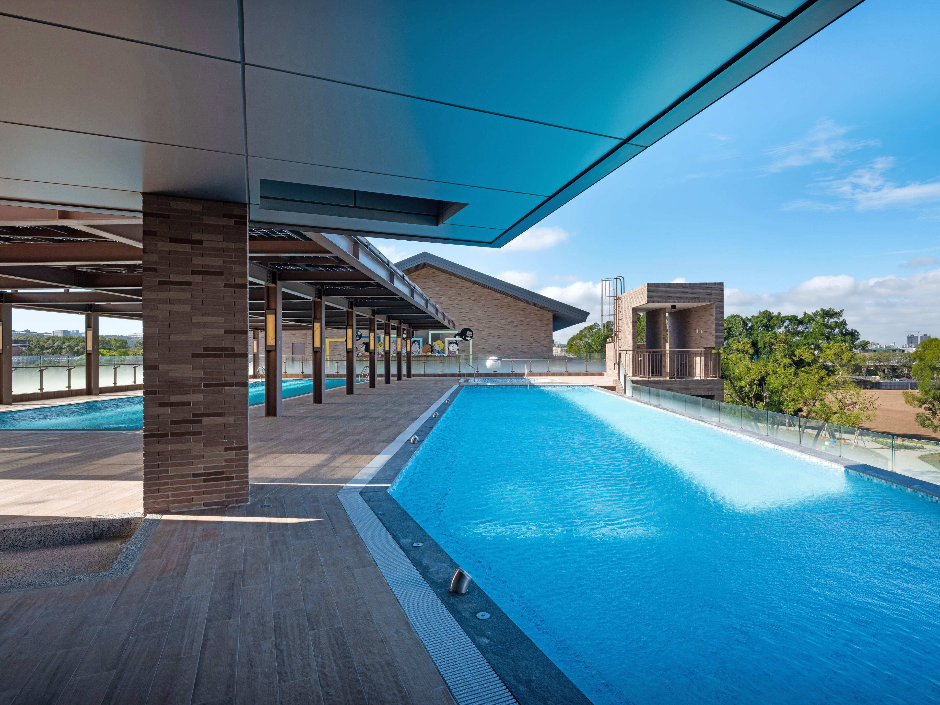 2 outdoor pools, open 8:00 AM to 10:00 PM, pool loungers