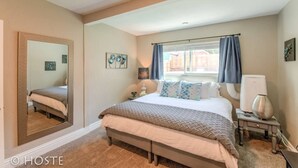 Nhà (2 Bedrooms) | 2 phòng ngủ, bàn ủi/dụng cụ ủi quần áo, bộ trải giường 