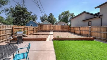 Rumah (2 Bedrooms) | Balkon