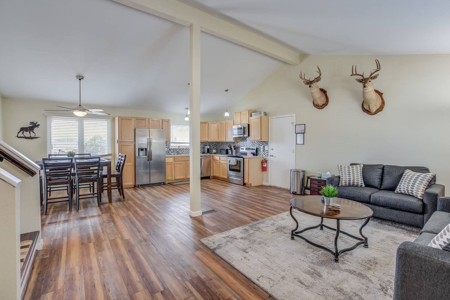 House (4 Bedrooms) | Living room