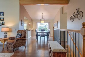 House (3 Bedrooms) | Living room | TV - 3bdrm Value and Comfortcheyenne Mountain Suburbs! (Colorado Springs)