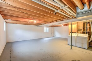 House (3 Bedrooms) | 3 bedrooms, premium bedding, down comforters, laptop workspace