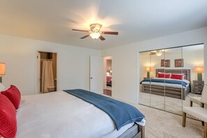 House (3 Bedrooms) | 3 bedrooms, premium bedding, down duvets, laptop workspace - 3bdrm Value and Comfortcheyenne Mountain Suburbs! (Colorado Springs)