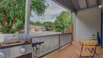 Biệt thự (4 Bedrooms) | Ban công