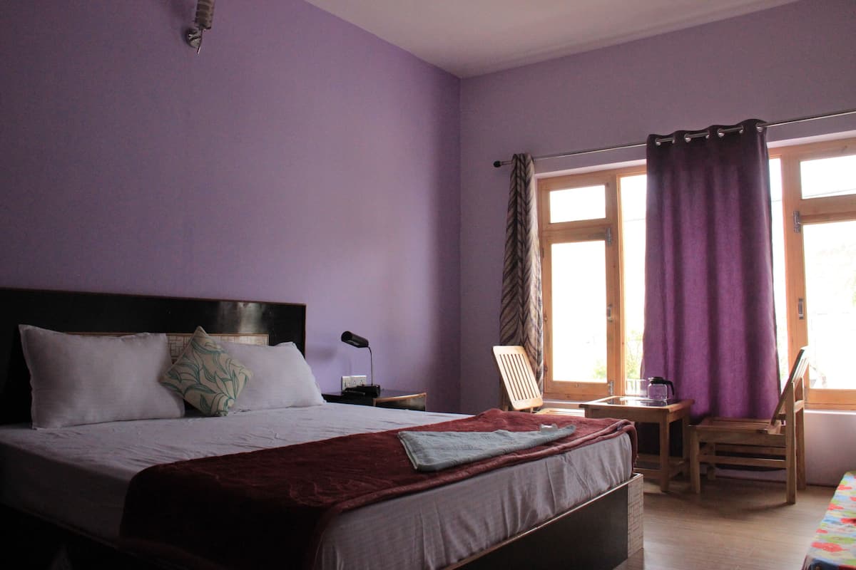 Deluxe Double or Twin Room | Bed sheets