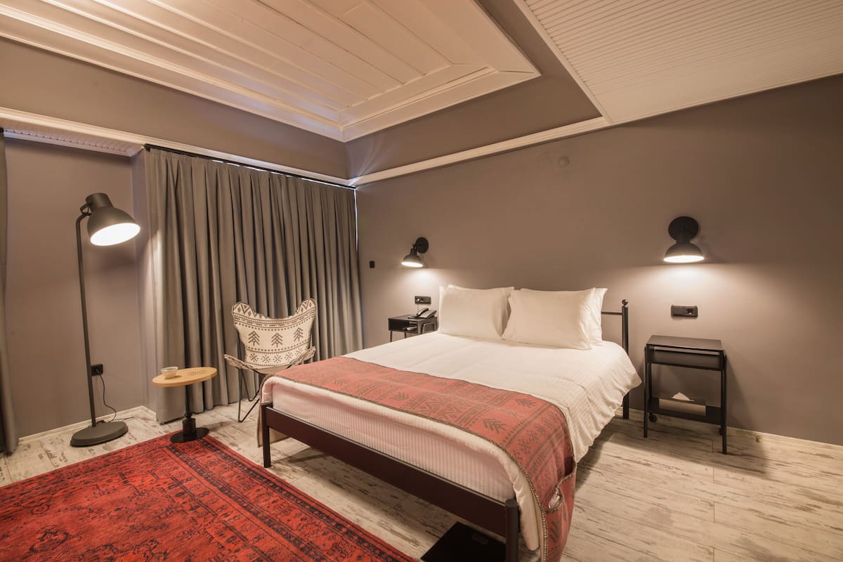 Superior Double Room | 1 bedroom, minibar, in-room safe, desk