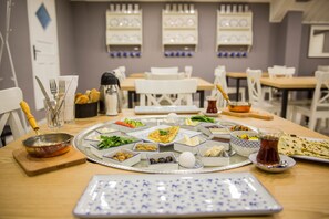 Free daily full breakfast - Garp Hotel (Aksehir)