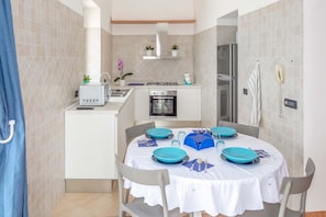 Panoramic Apartment | Private kitchen - Casa MareLuna (Vico Equense)
