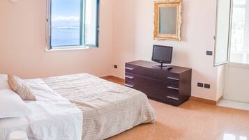 Apartamento panorâmico | Roupas de cama premium, edredons de pluma, camas com colchões pillow-top