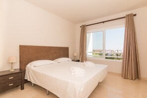 2 Schlafzimmer, Bügeleisen/Bügelbrett, kostenloses WLAN