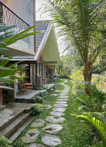 Yarama Cottages