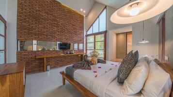 Kamar Double Deluks | Minibar, brankas, meja kerja, dan kedap suara