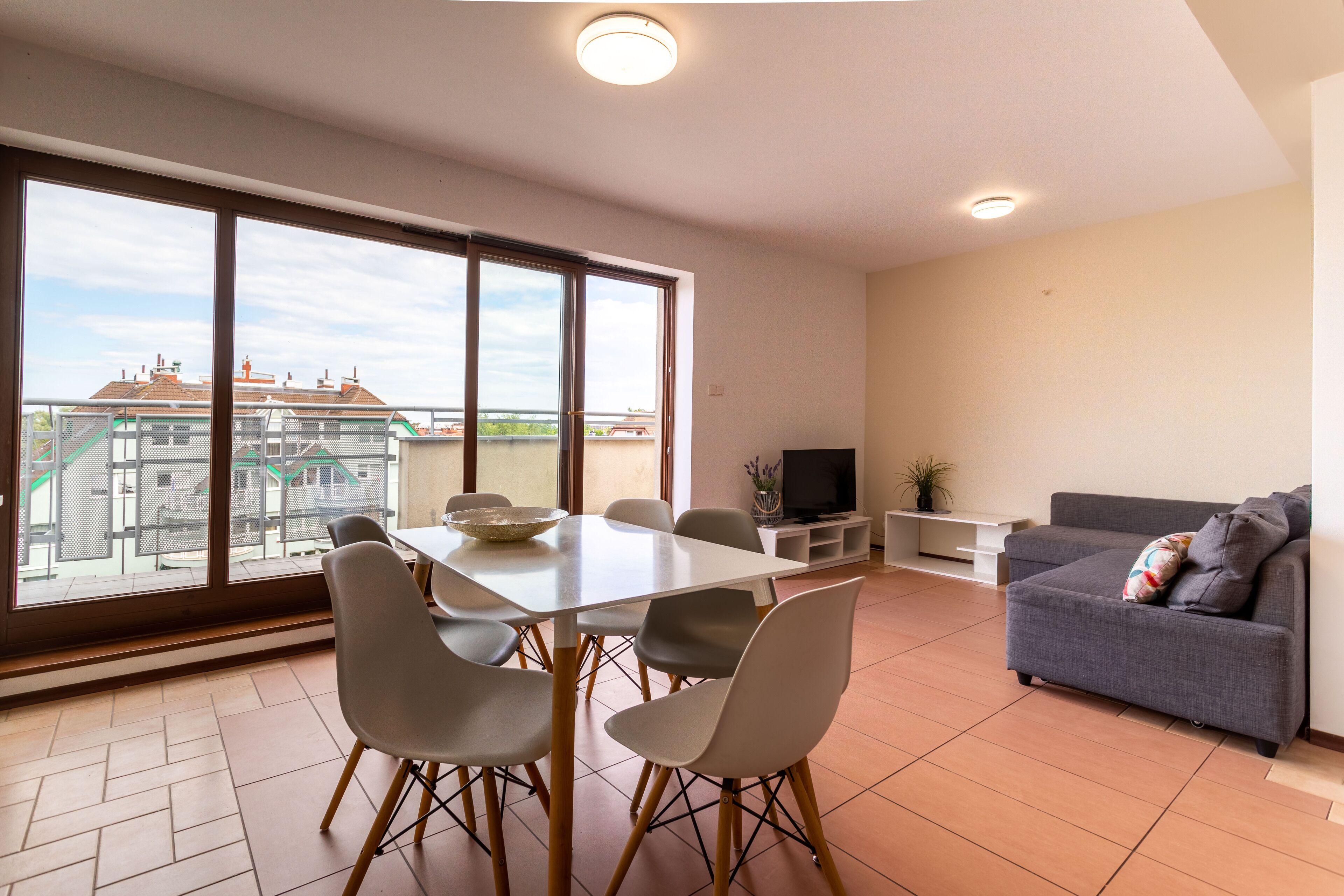 Apartment | Living room | Flat-screen TV