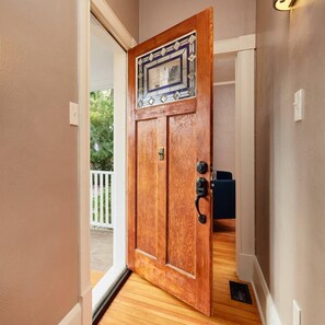 House (2 Bedrooms) | 2 bedrooms, iron/ironing board, bed sheets - 2BR Olympic Center Downtown (Colorado Springs)