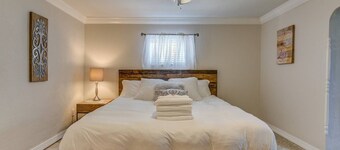 2 Bedroom near Parks, A Lake, Downtown