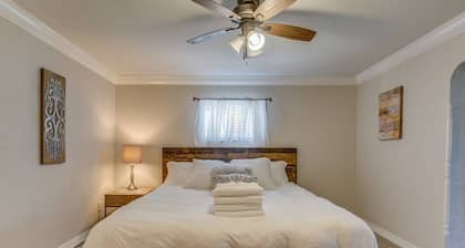 2 Bedroom near Parks, A Lake, Downtown