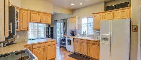 House (3 Bedrooms) | Private kitchen