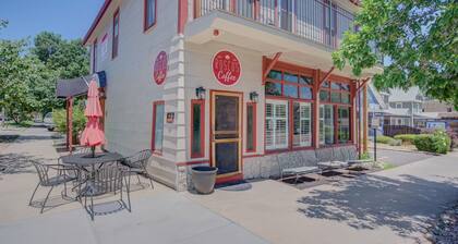 The Coffee Loft Above a Cafe Walk to Dwntn
