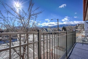 Balcony - The Coffee Loft Above a Cafe Walk to Dwntn (Colorado Springs)
