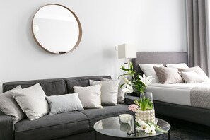 Junior Suite (Lisbon) | 1 bedroom, in-room safe, soundproofing, iron/ironing board - Sodispar Szpitalna Old Town Apartments (Kraków)