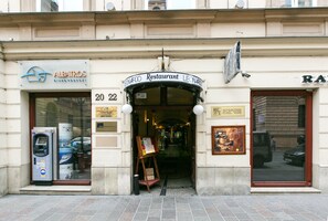 Front of property - Sodispar Szpitalna Old Town Apartments (Kraków)