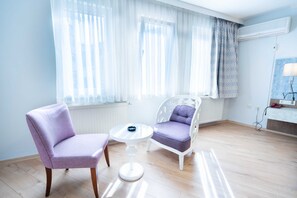 经典客房 | 笔记本电脑工作区、免费 WiFi、床单