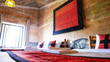 1 bedroom, premium bedding, desk, blackout curtains