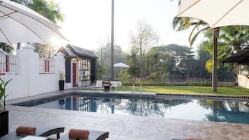 Outdoor pool, sun loungers