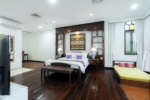 Blackout drapes, rollaway beds, free WiFi, bed sheets - Cheva Gallery Boutique Hotel (Chiang Mai)